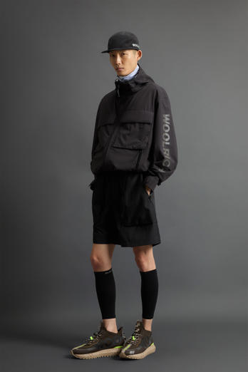 Veste en tissu à trois couches avec logo by Todd Snyder Noir | Woolrich