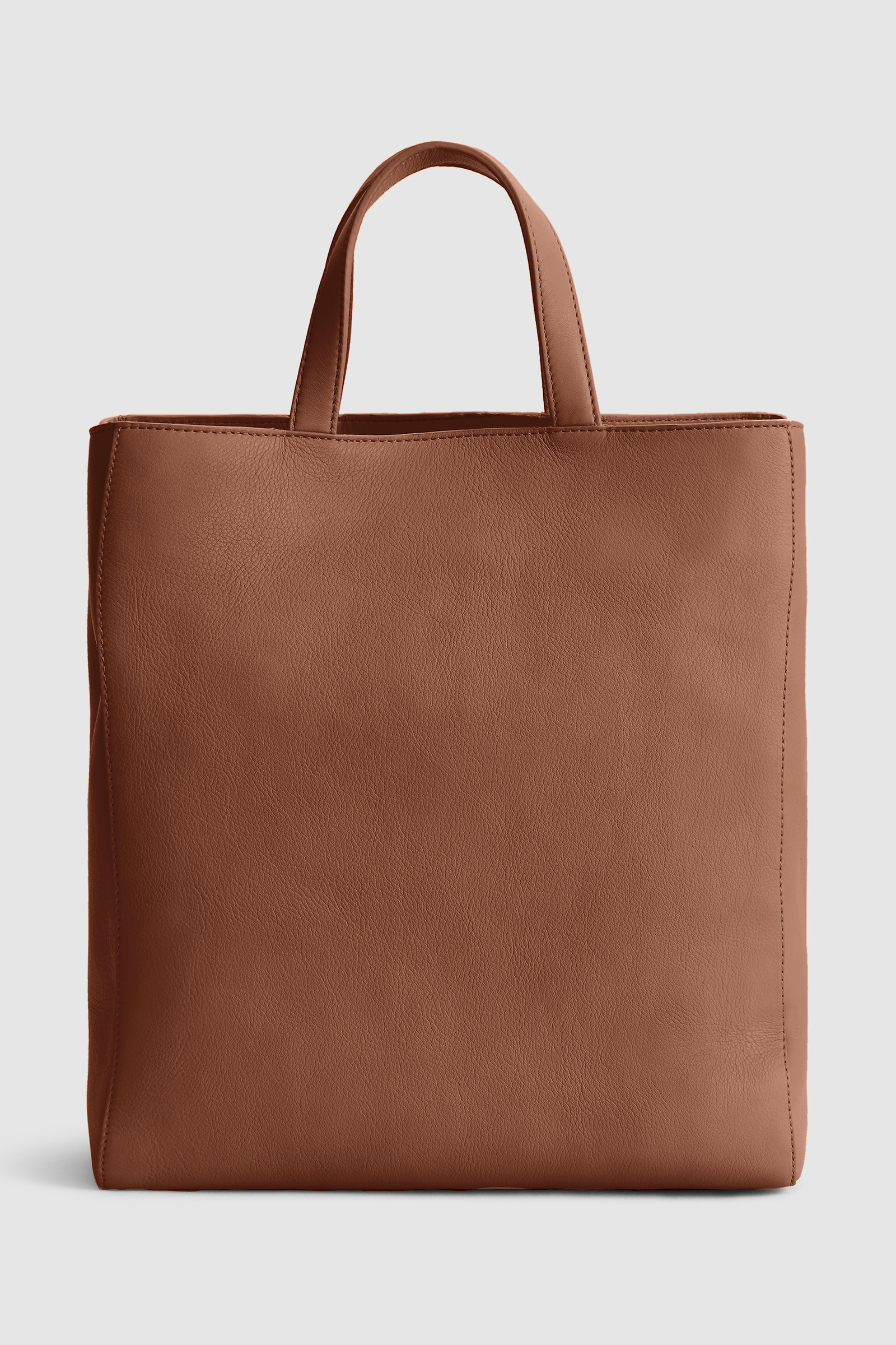 Tote bag with detachable strap