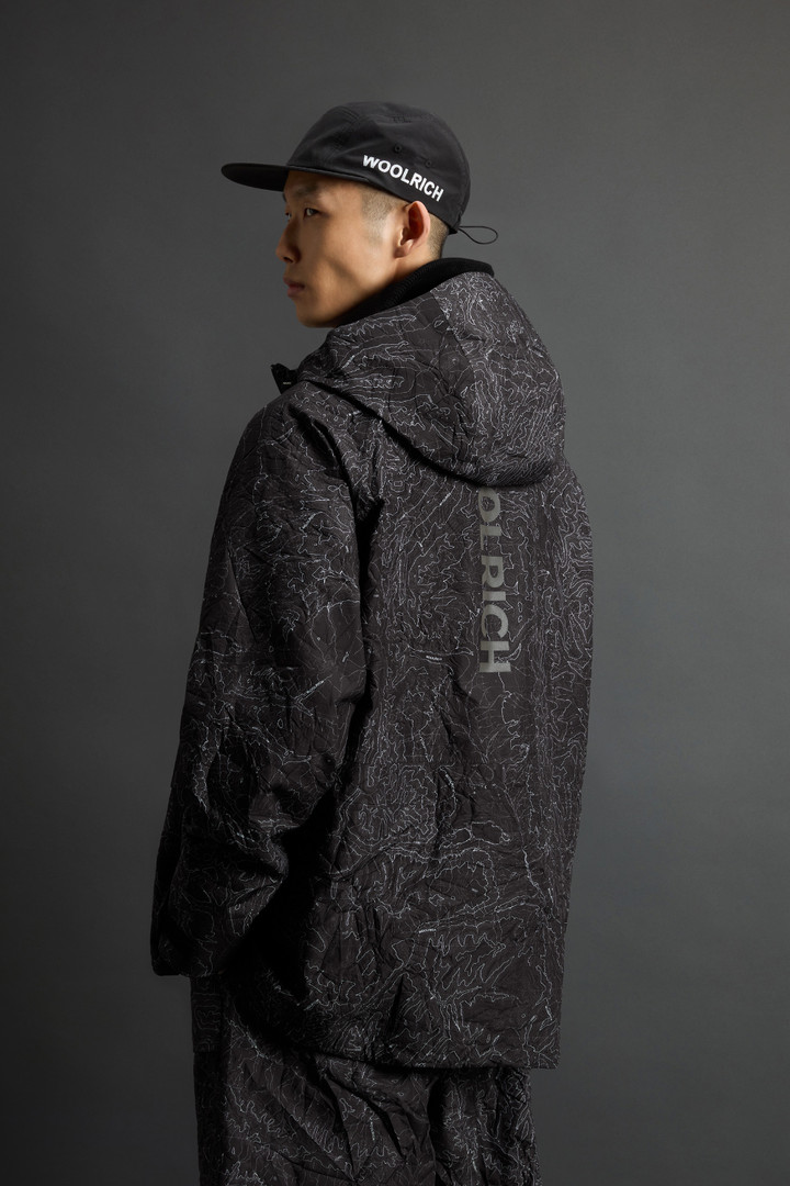 Jacke aus recyceltem dreilagigem Stoff mit topografischem Motiv by Todd Snyder Schwarz photo 3 | Woolrich