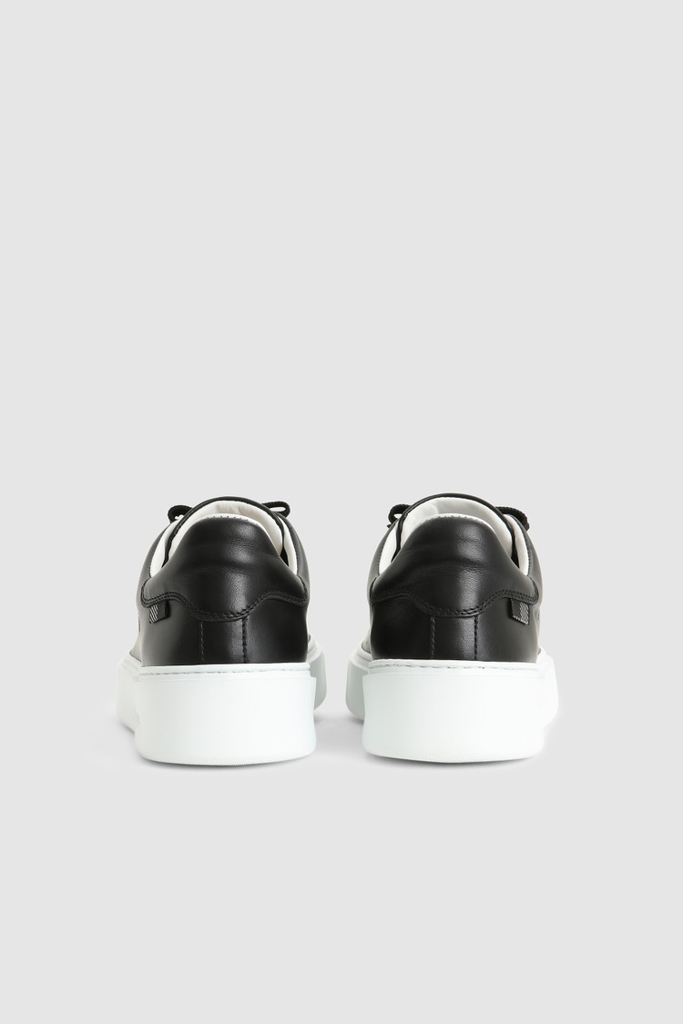 Sneaker Classic Court in pelle
