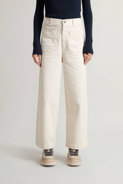 Garment-dyed broek met wijde pijpen van stretchkatoenen keperstof Wit | Woolrich