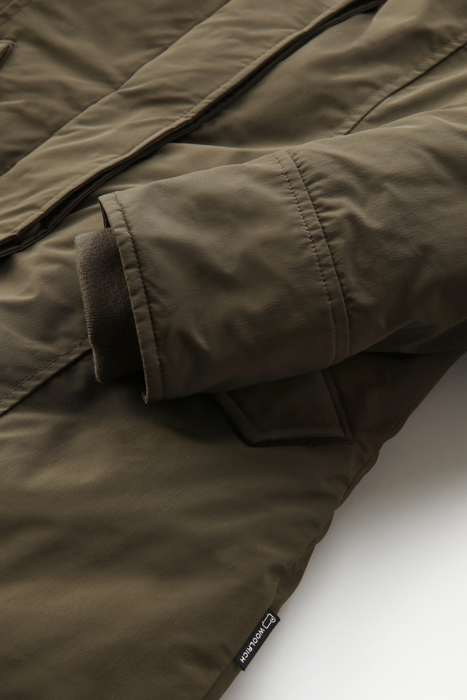 Arctic Parka Luxury con capucha y detalles brillantes Verde photo 7 | Woolrich