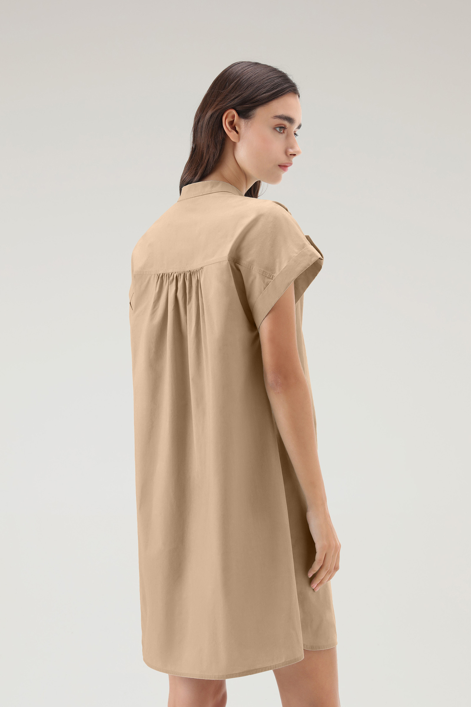 Robe courte en popeline de pur coton avec pinces beige photo 3 | Woolrich