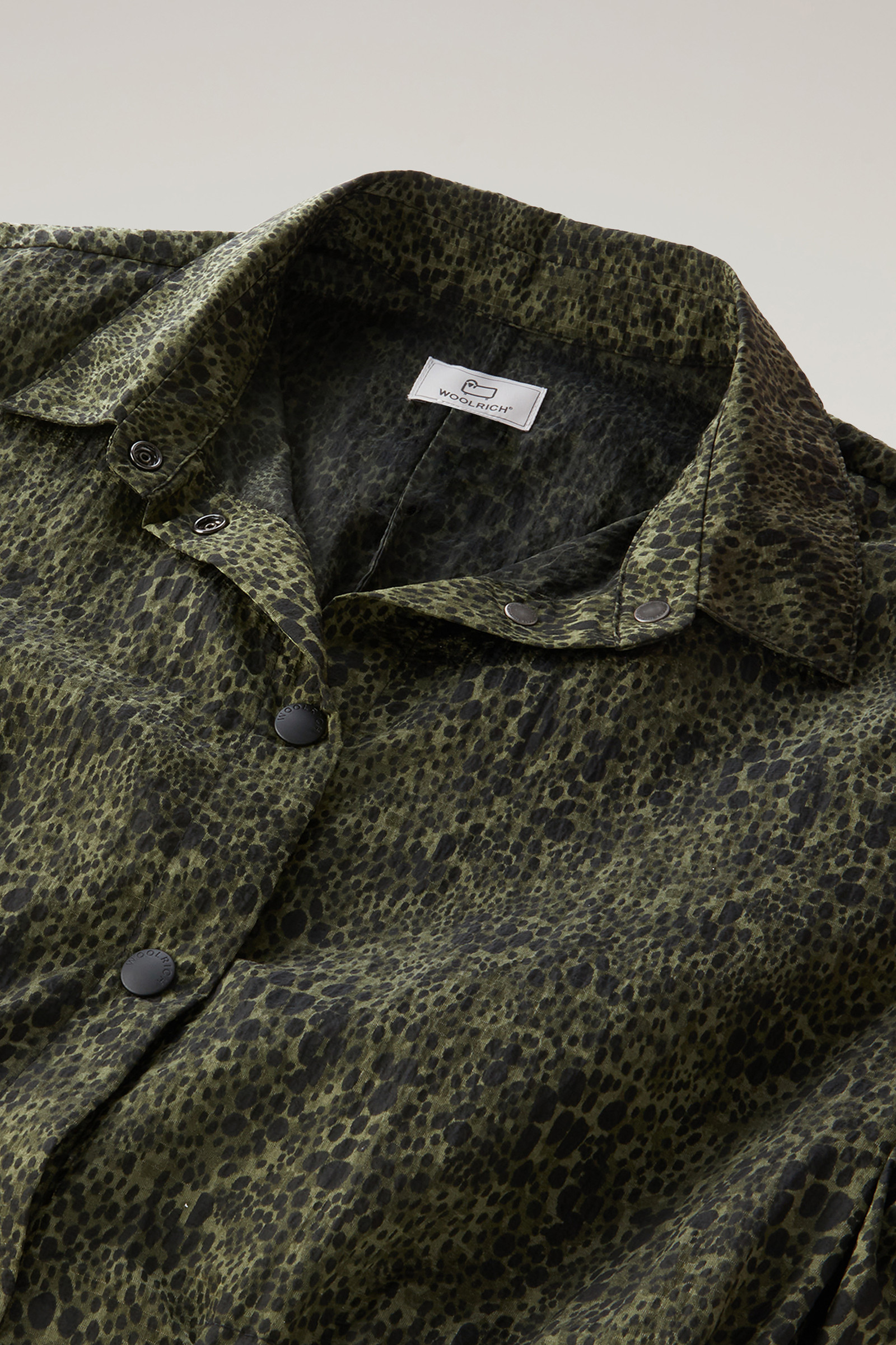 Vestito in nylon crinkle Ripstop con motivo camouflage verde photo 6 | Woolrich