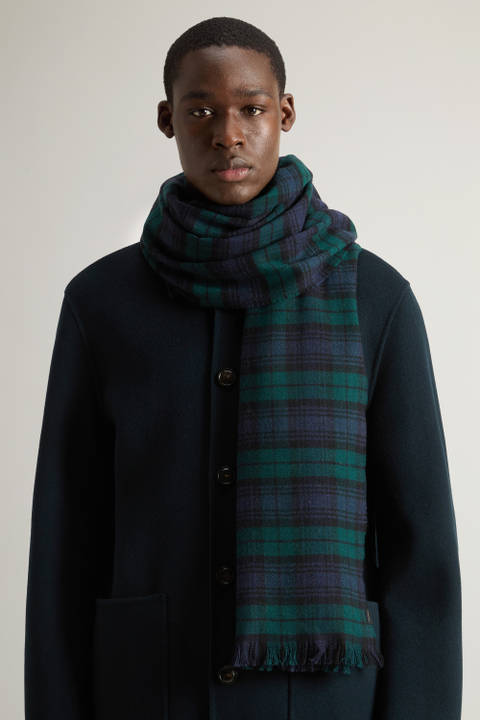 Scarf in Virgin Wool and Cashmere Blend with Checked Pattern Black photo 2 | Woolrich