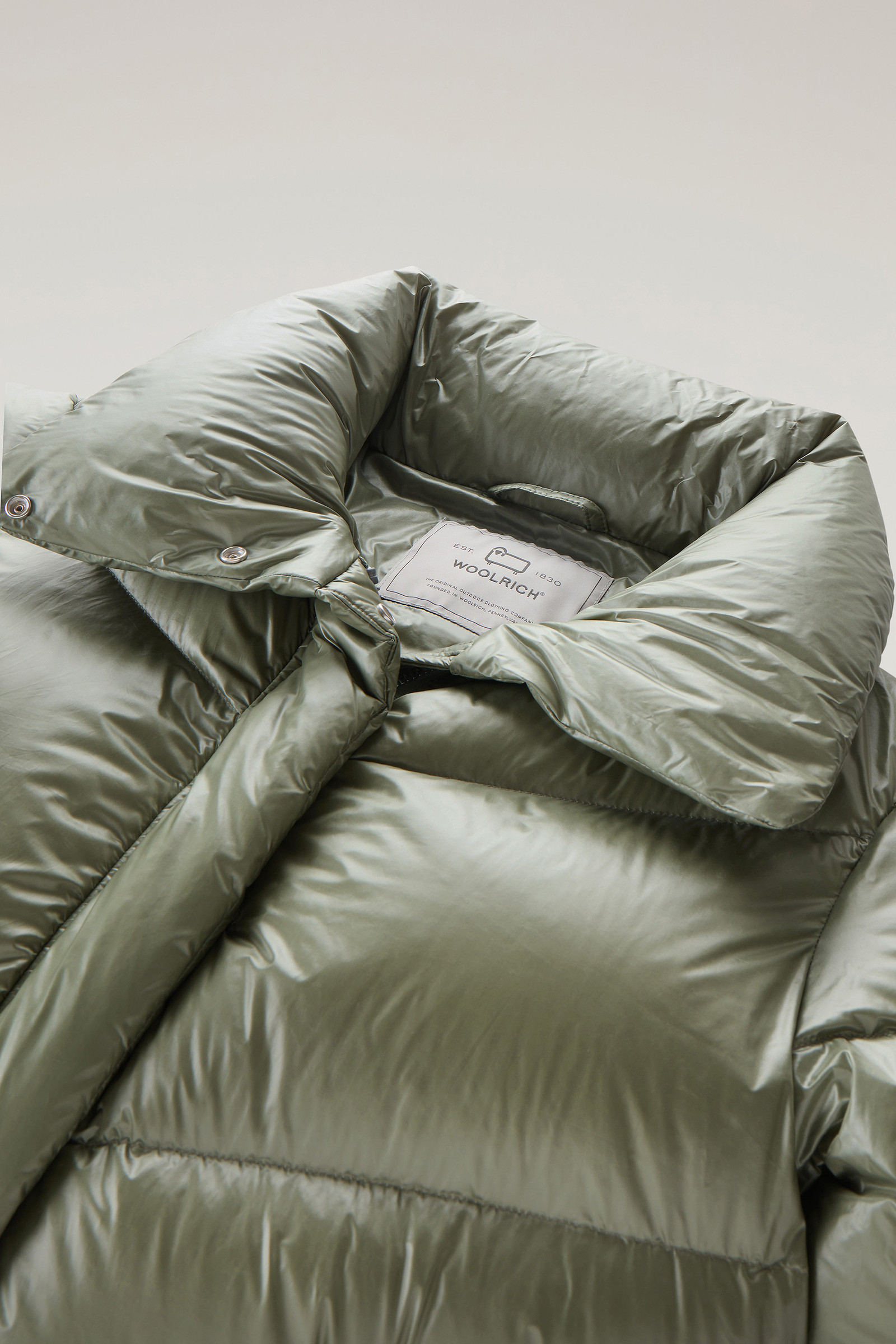 Aliquippa Down Jacket in Glossy Nylon Green photo 6 | Woolrich