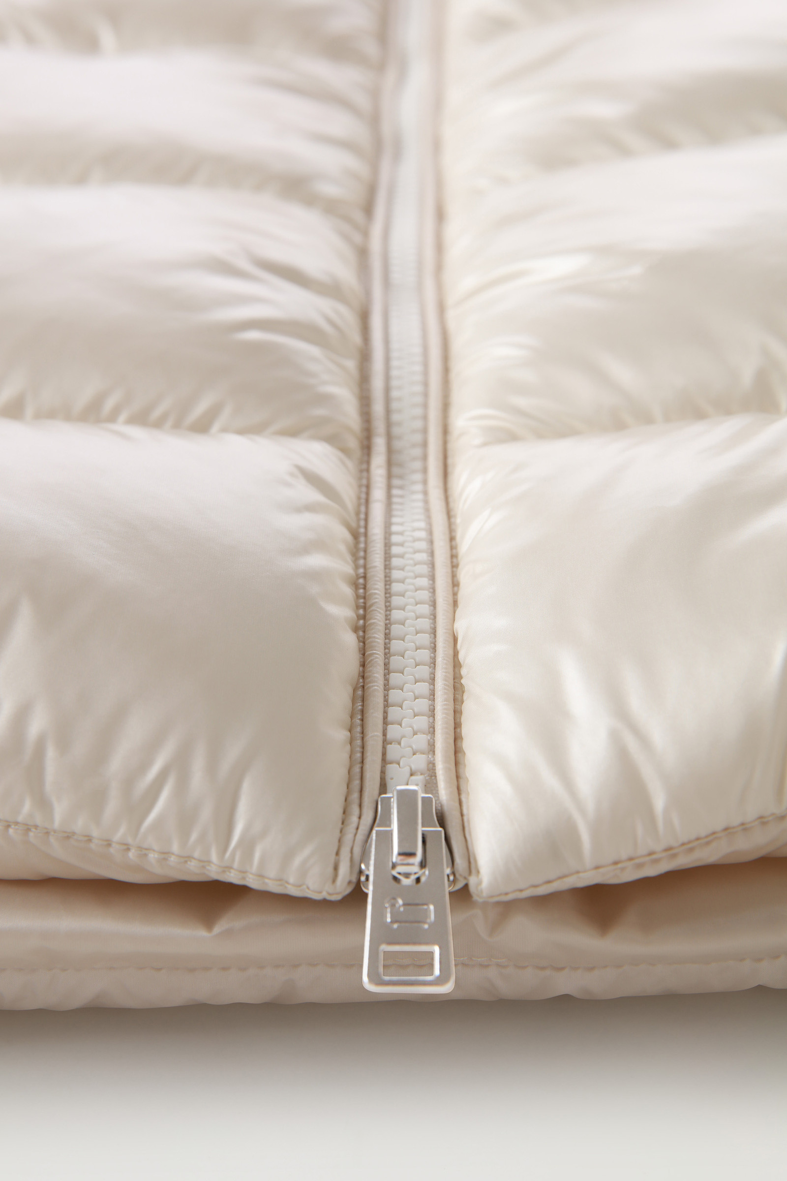 Girls' Quilted Jacket in Glossy Nylon White photo 5 | Woolrich