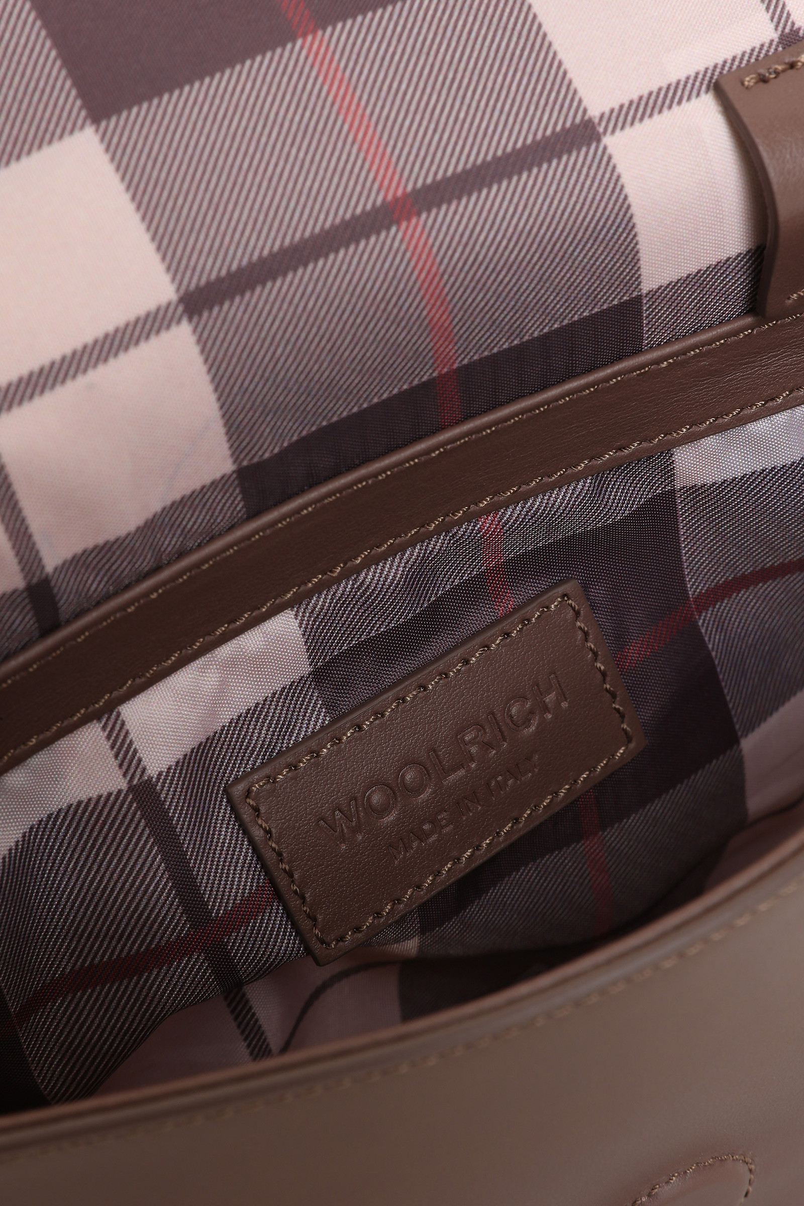Petit sac à bandoulière en cuir avec fermeture magnétique