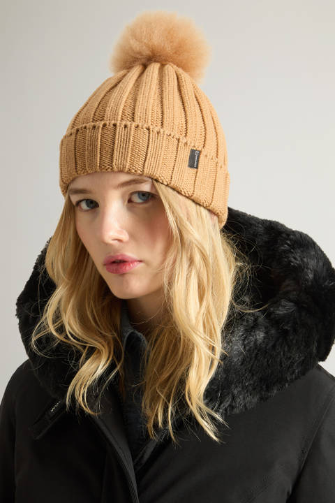 Beanie in Pure Virgin Wool with Cashmere Pom-Pom Brown photo 2 | Woolrich
