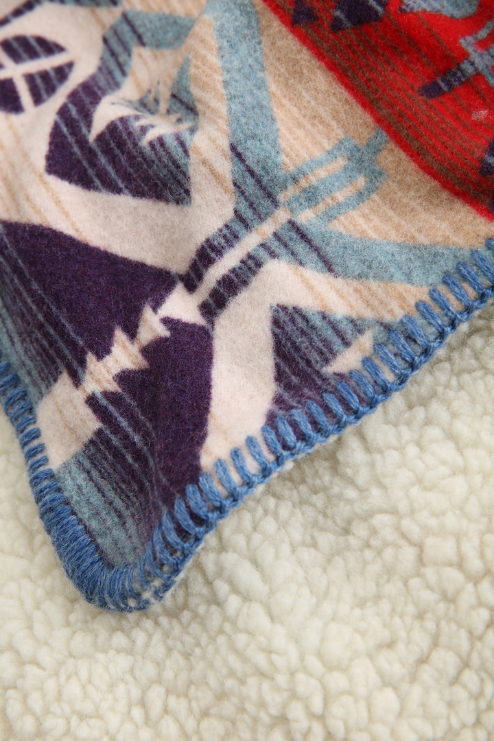 Wool blend blanket with Sherpa