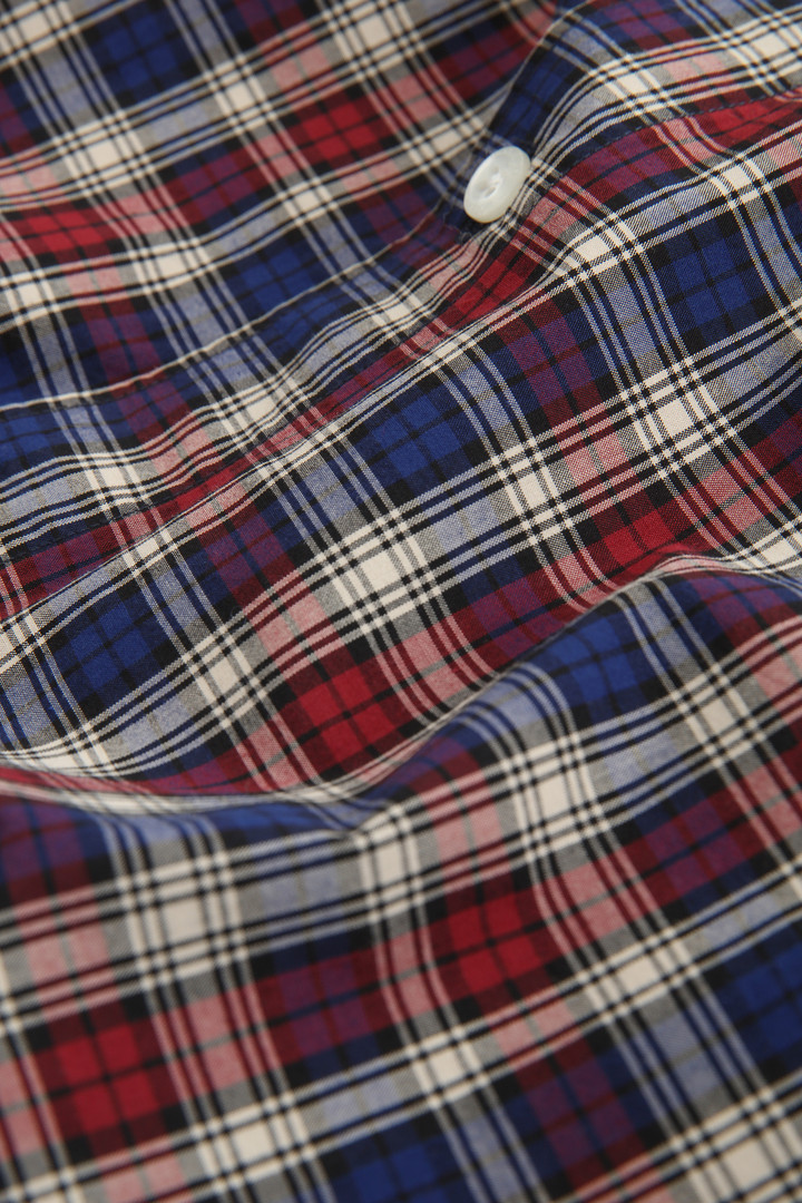 Camisa en popelina de algodón teñida en hilo