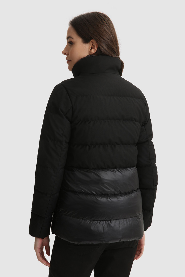 Veste courte Luxury en duvet avec matelassage horizontal