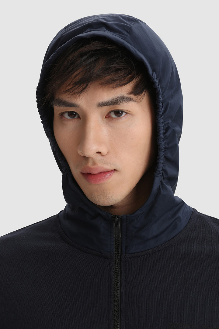 hoodie with many pockets