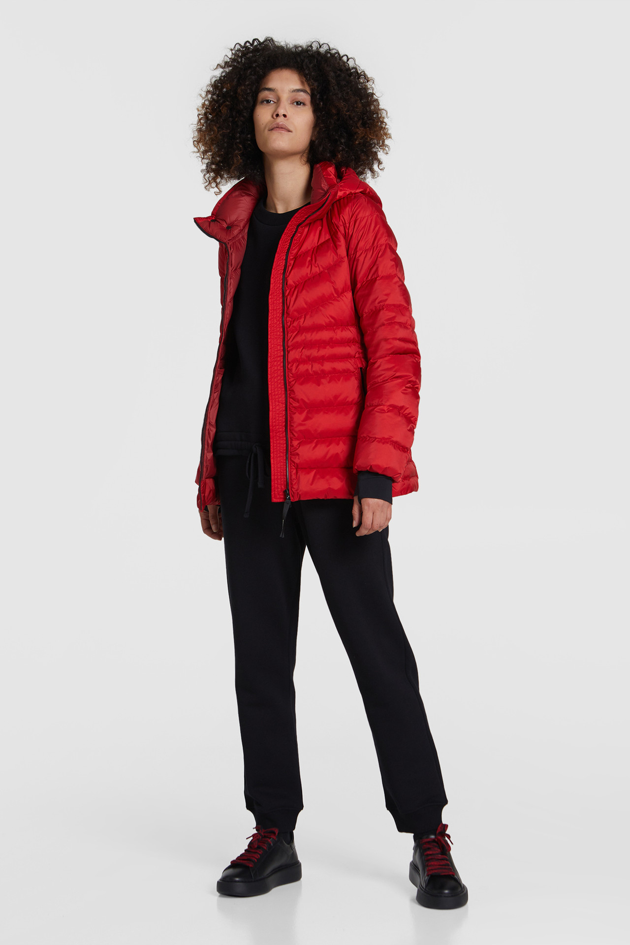 Chaqueta técnica con capucha