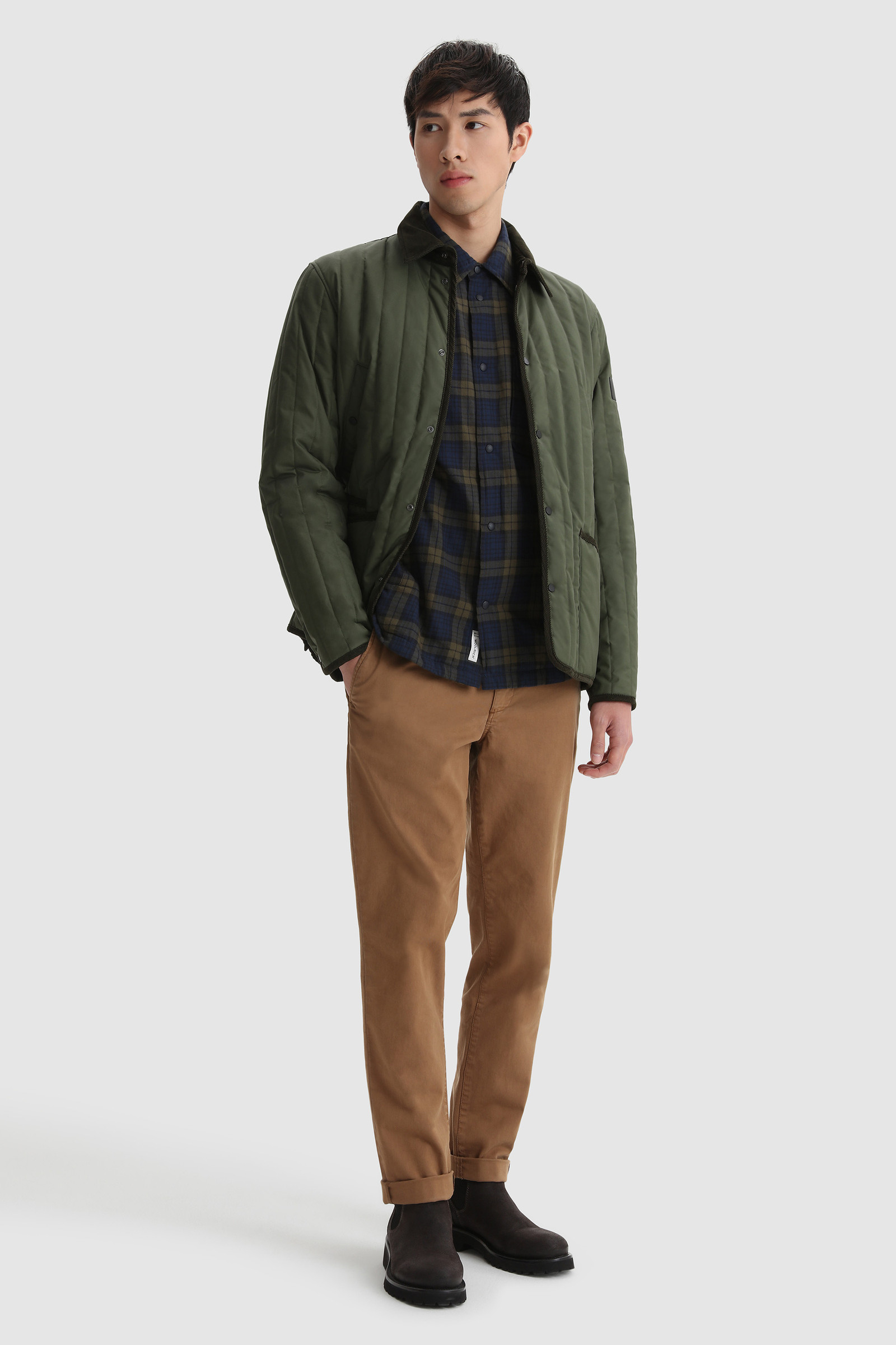 Barrier Overshirt in British Millerain Waxed Cotton Green photo 2 | Woolrich
