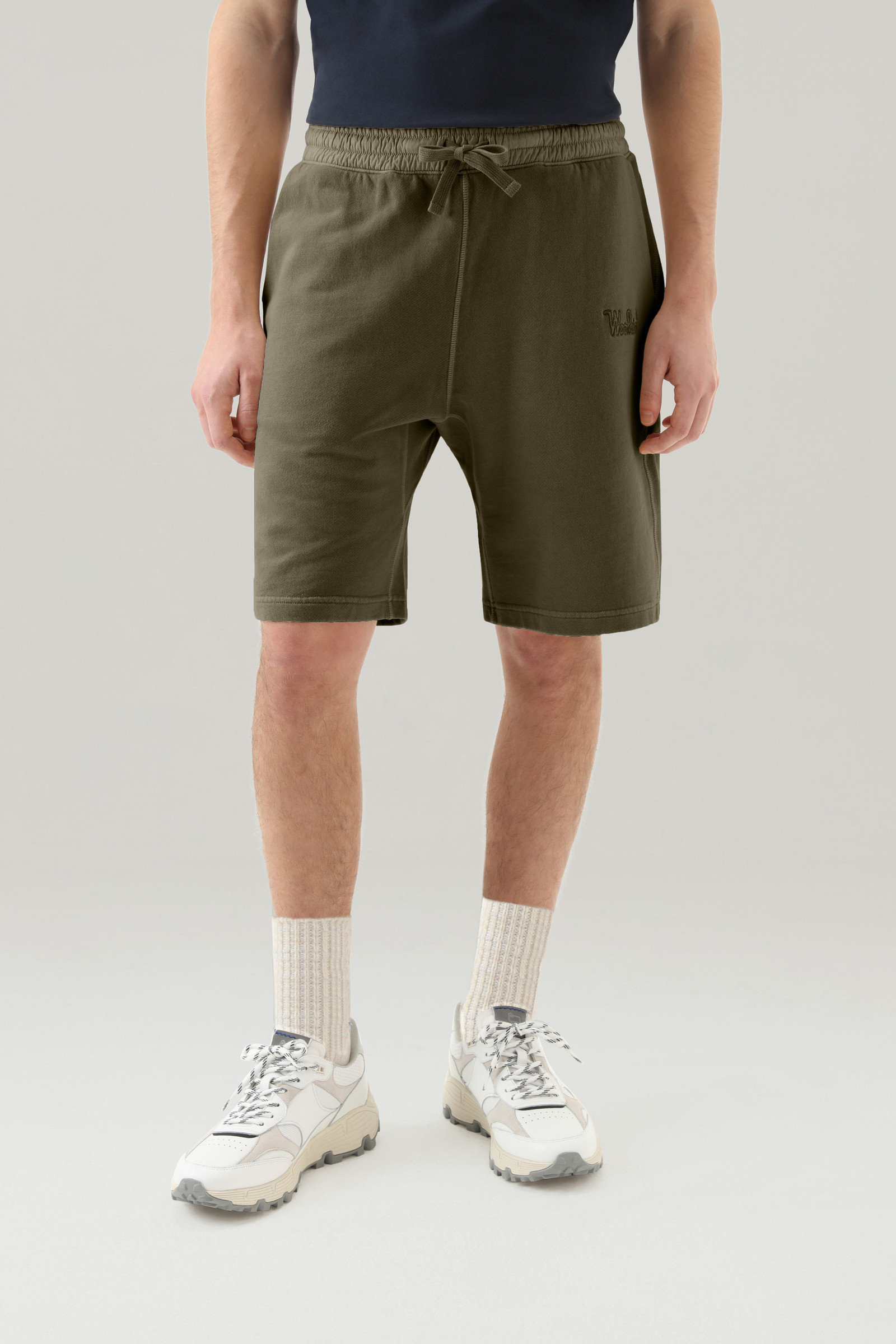 Shorts van katoen die achteraf geverfd zijn groen | Woolrich