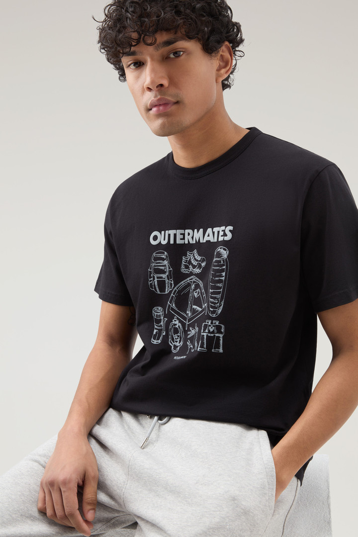 T-Shirt aus reiner Baumwolle mit Outermates-Print Schwarz photo 4 | Woolrich