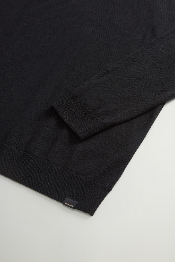 Crewneck Sweater in Pure Merino Virgin Wool Black photo 7 | Woolrich