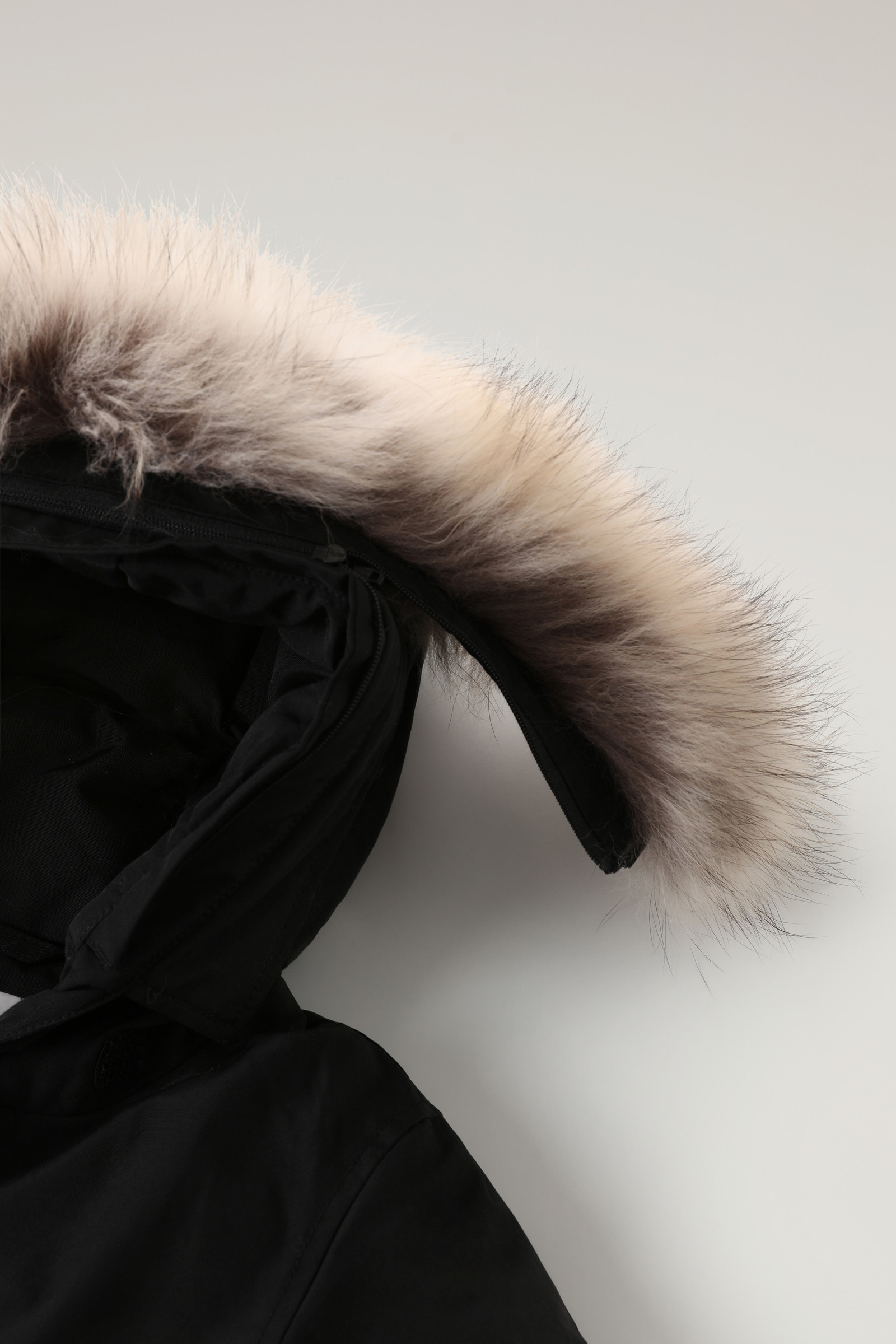 Arctic Parka pour fille avec fourrure amovible noir photo 13 | Woolrich