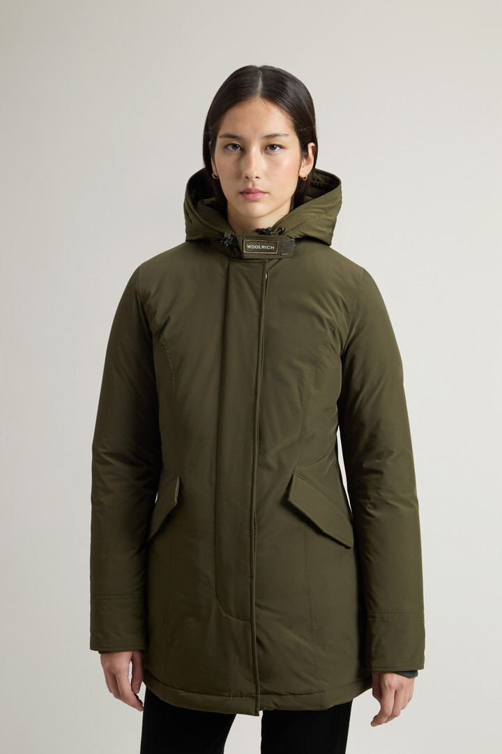 Arctic Parka aus Urban Touch mit abnehmbarem Pelz Grün photo 4 | Woolrich