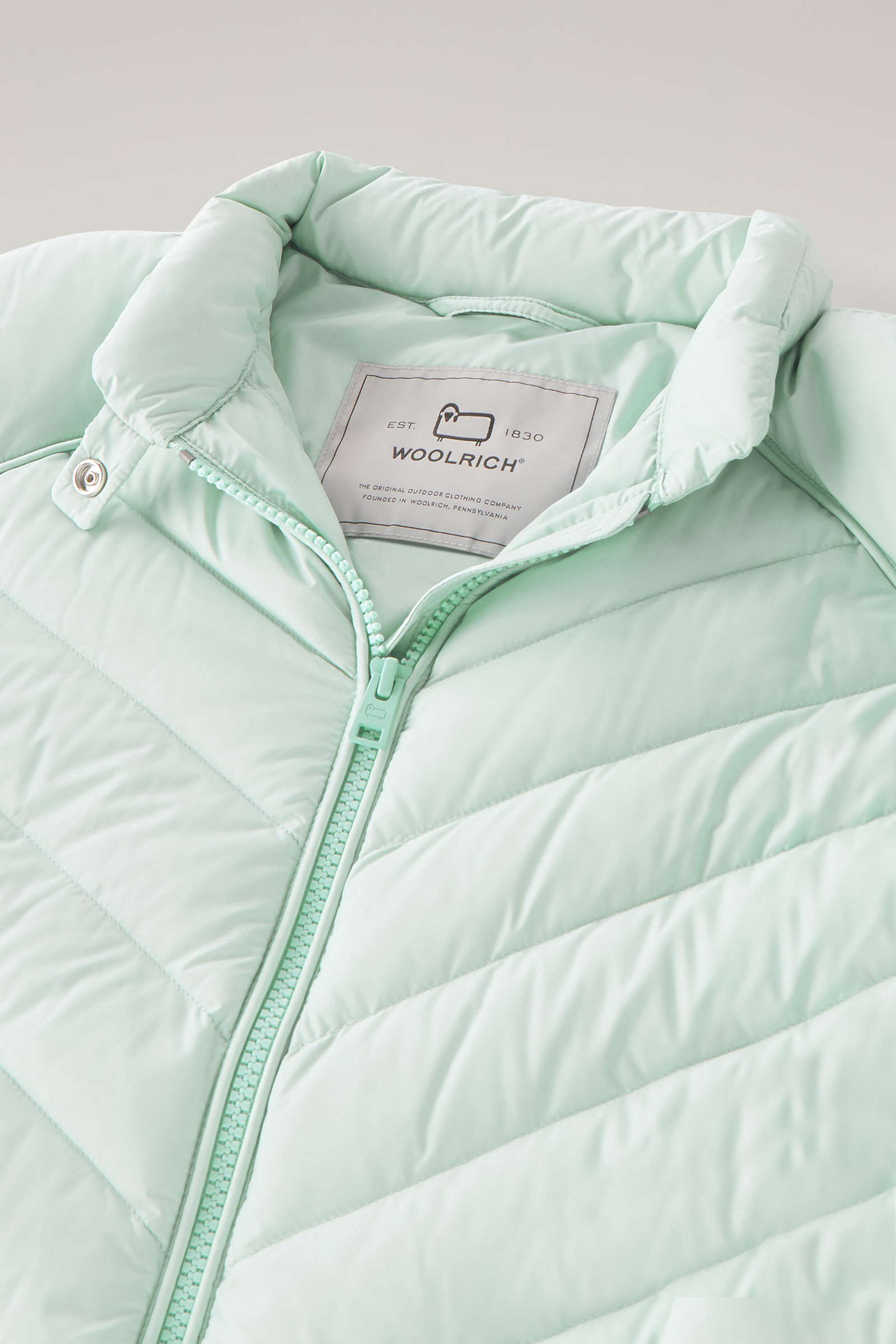 Wattierte, kurze Jacke mit Chevron-Steppung grün photo 6 | Woolrich
