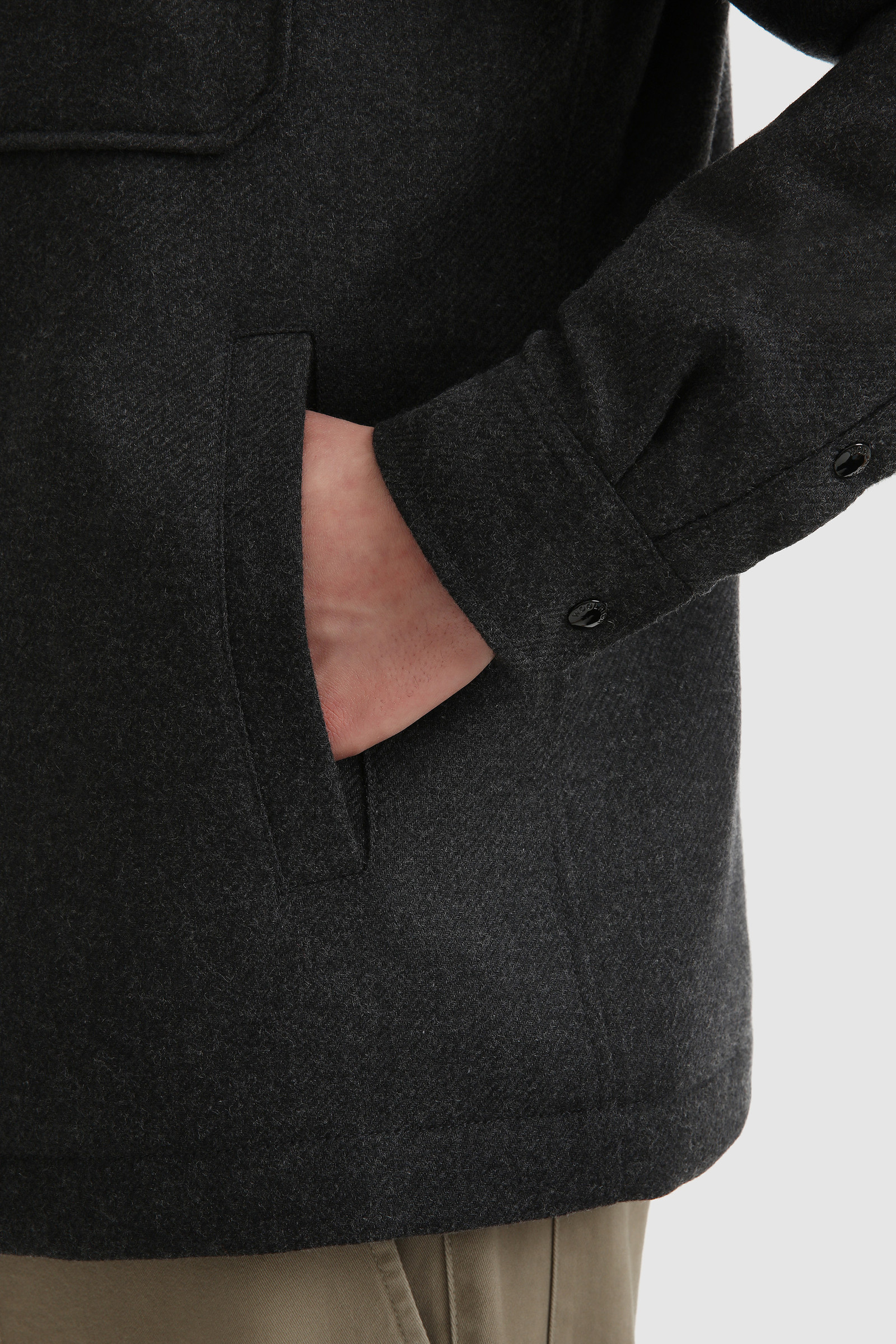 Alaskan Shirt in Recycled Italian Wool Black photo 6 | Woolrich