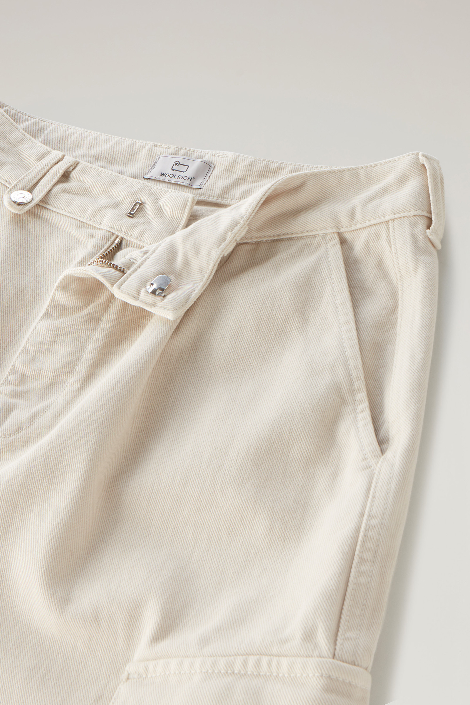 Pantaloni cargo tinti in capo in twill di puro cotone bianco photo 5 | Woolrich