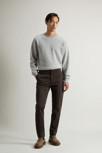 Garment-Dyed Chino Pants in Stretch Cotton Twill Green | Woolrich
