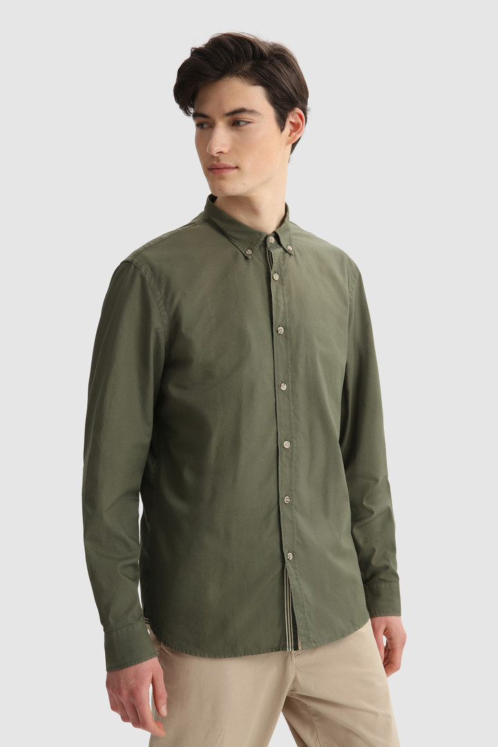 Men's Garment-dyed Oxford light cotton shirt Green | Woolrich