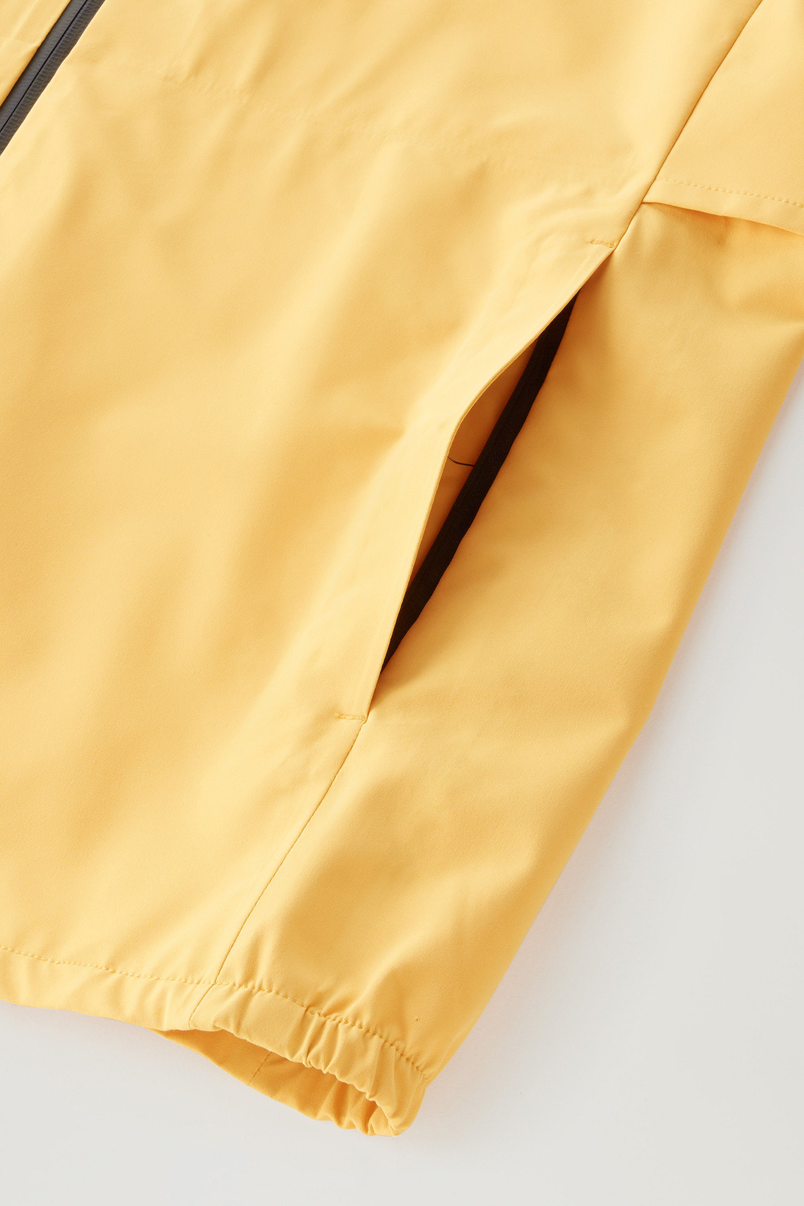 Wasserdichte Pacific Kapuzenjacke gelb photo 9 | Woolrich