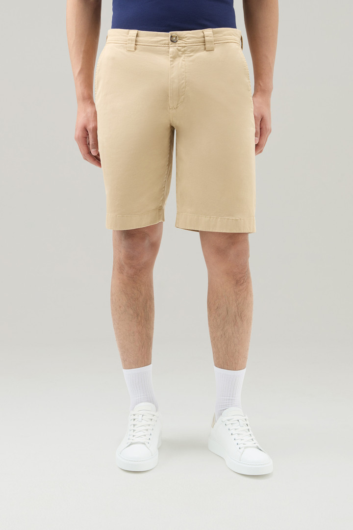 Woolrich Men Garment-Dyed Chino Shorts in Stretch Cotton Beige Size 34