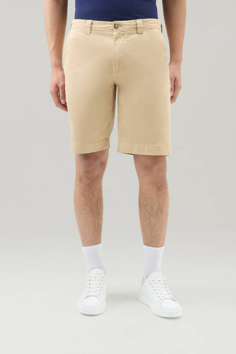 Pantalones cortos chinos teñidos en prenda de algodón elástico Beige | Woolrich