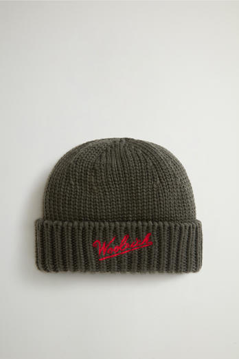 Berretto in pura lana vergine Merino con logo a contrasto Verde | Woolrich