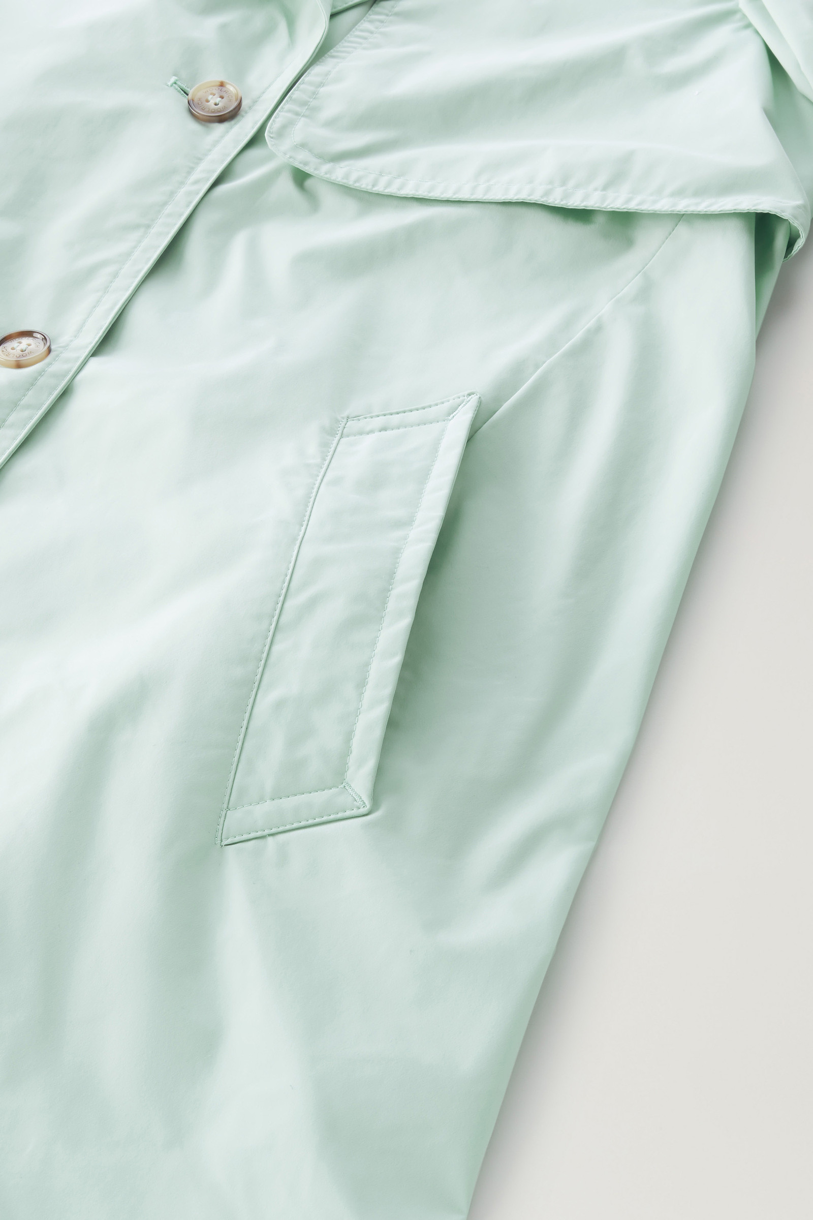 Trench estivo in tessuto Urban Touch con cintura verde photo 9 | Woolrich