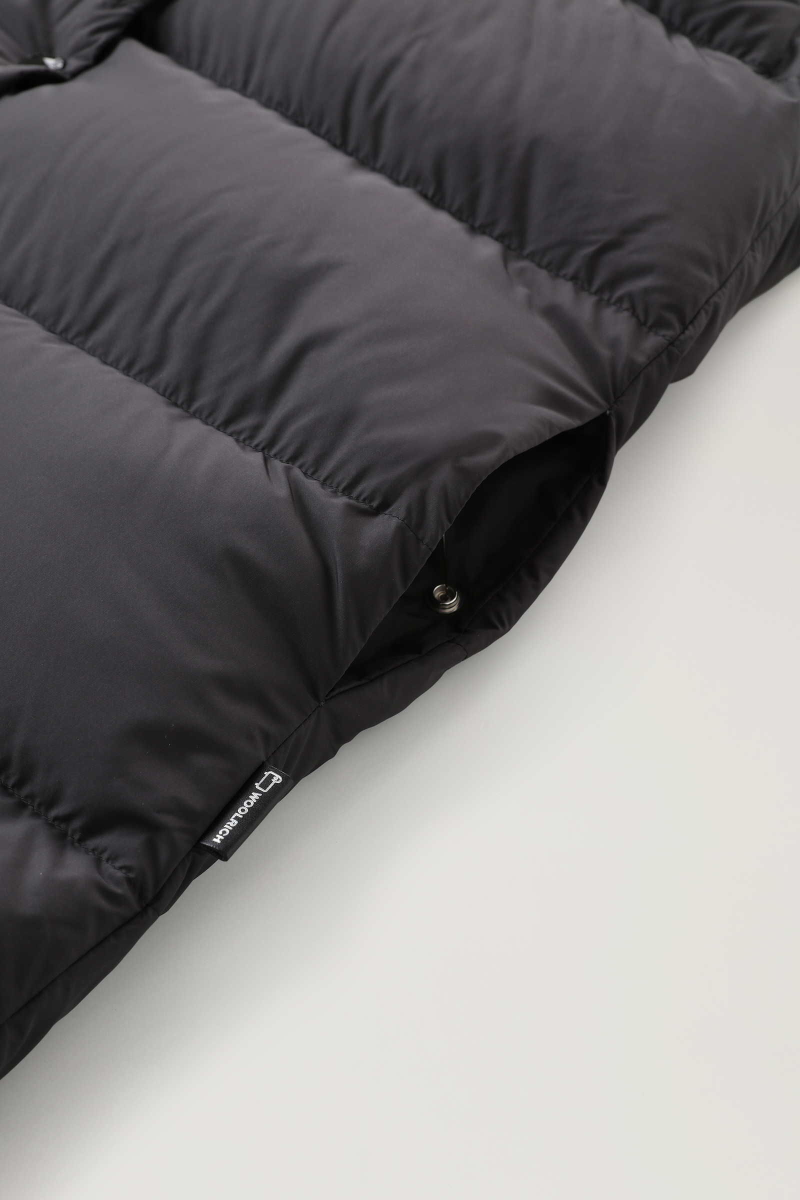 Veste sans manches Ellis rembourré long en microfibre noir photo 7 | Woolrich