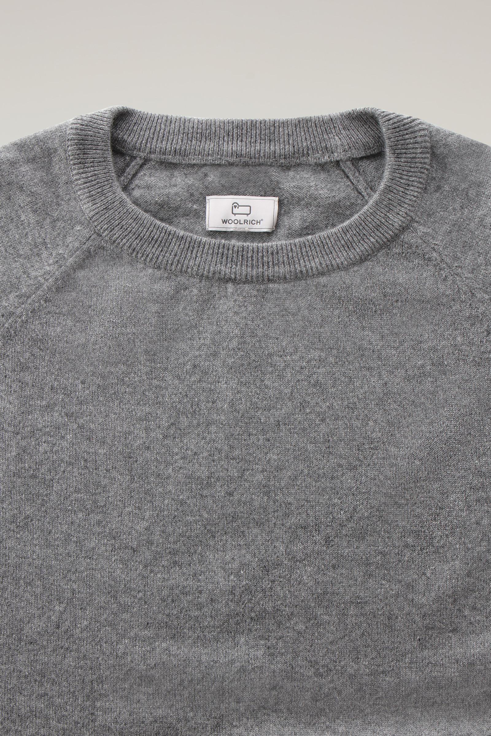 Men's Luxe Crewneck in Pure Cashmere Grey | Woolrich USA