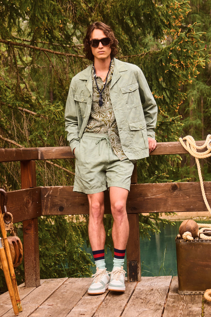 Pure Cotton Garment-Dyed Shorts with a Tropical Print Green photo 7 | Woolrich