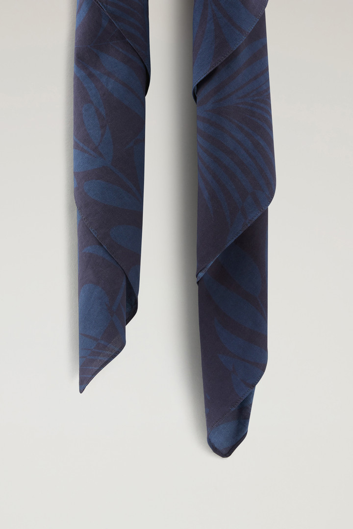 Garment-Dyed Printed Bandana in Pure Cotton Blue photo 2 | Woolrich