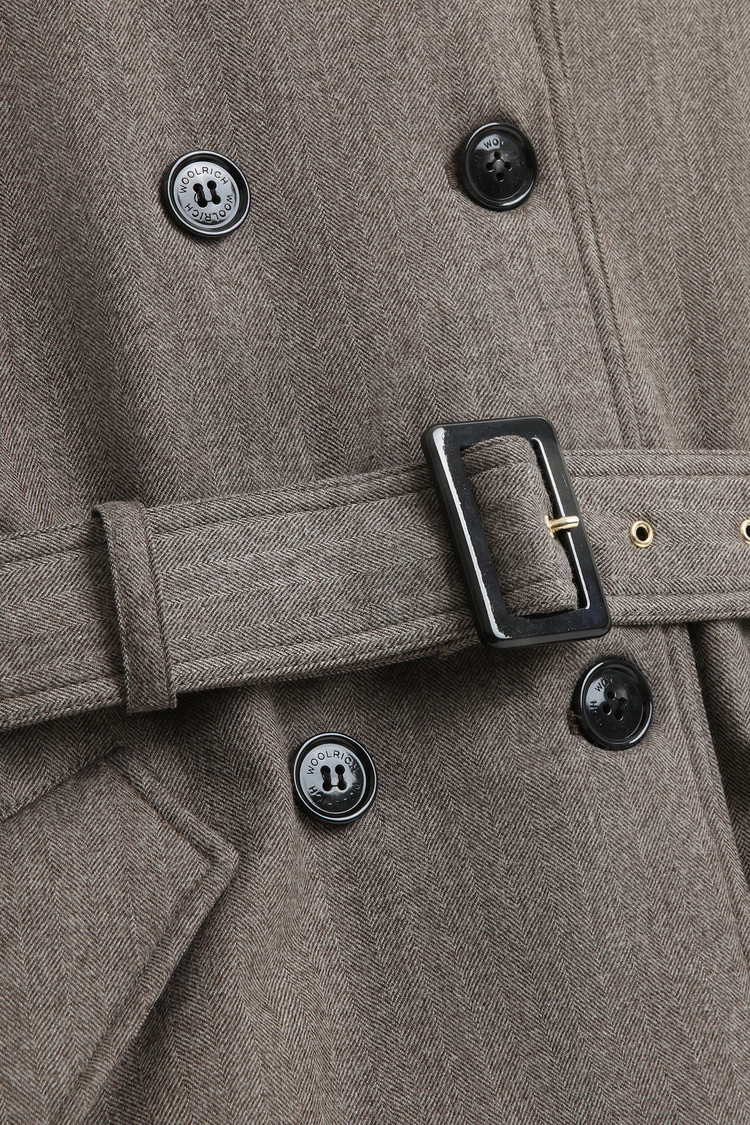 Trench in lana vergine italiana con cintura