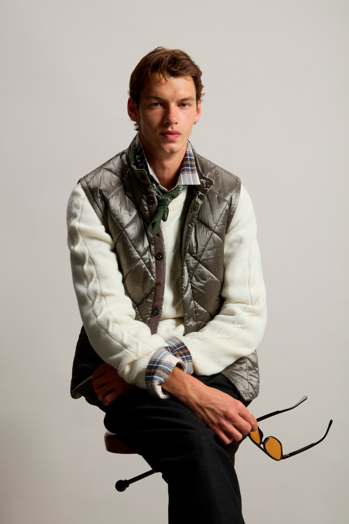 Yarn-Dyed Quilted Nylon Vest Gray photo 10 | Woolrich