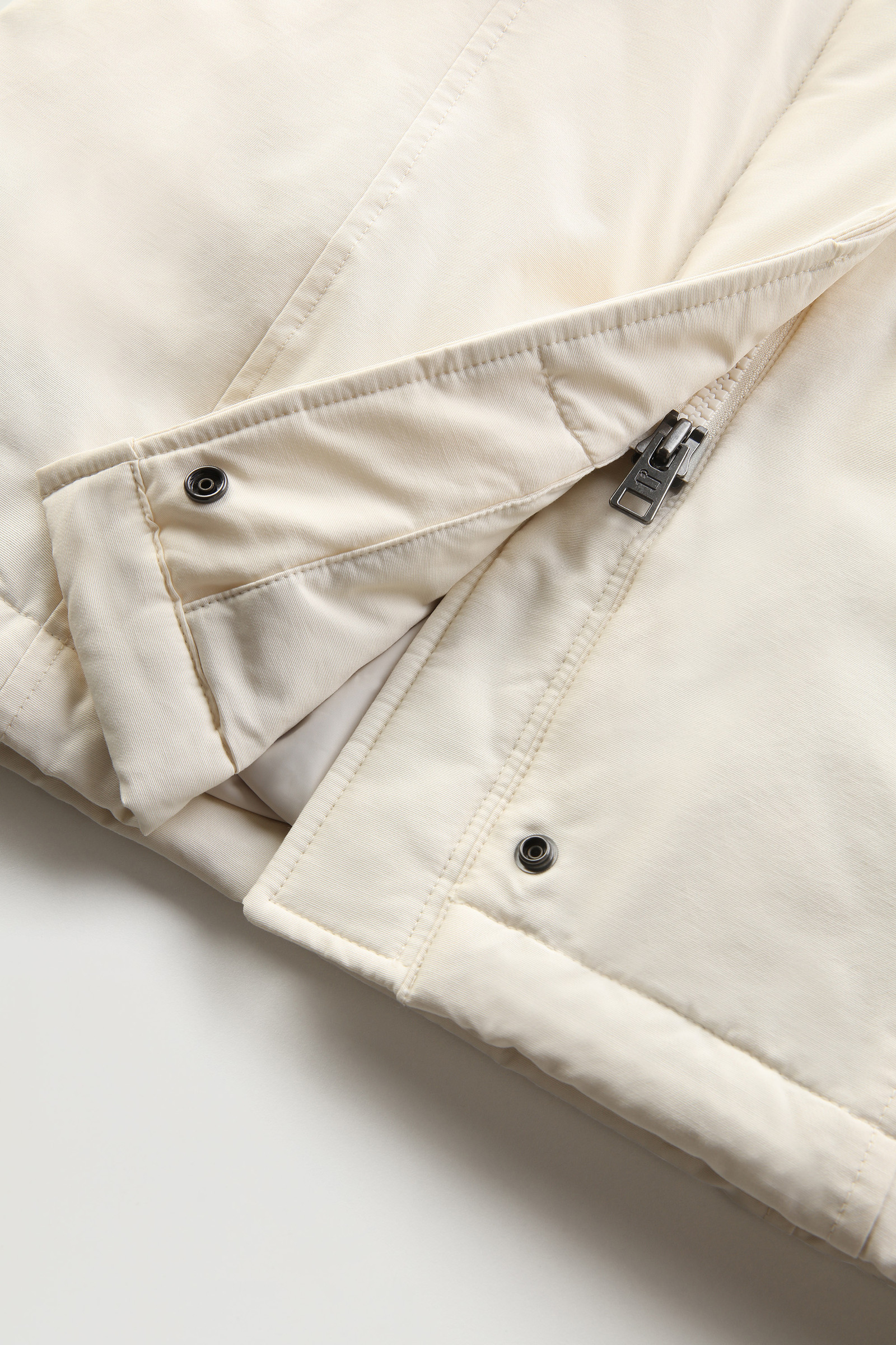 Arctic Parka aus Ramar Cloth mit abnehmbarem Pelzbesatz weiß photo 9 | Woolrich