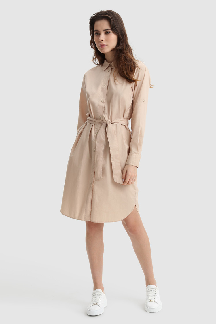 Vestido con cinturòn de popelina