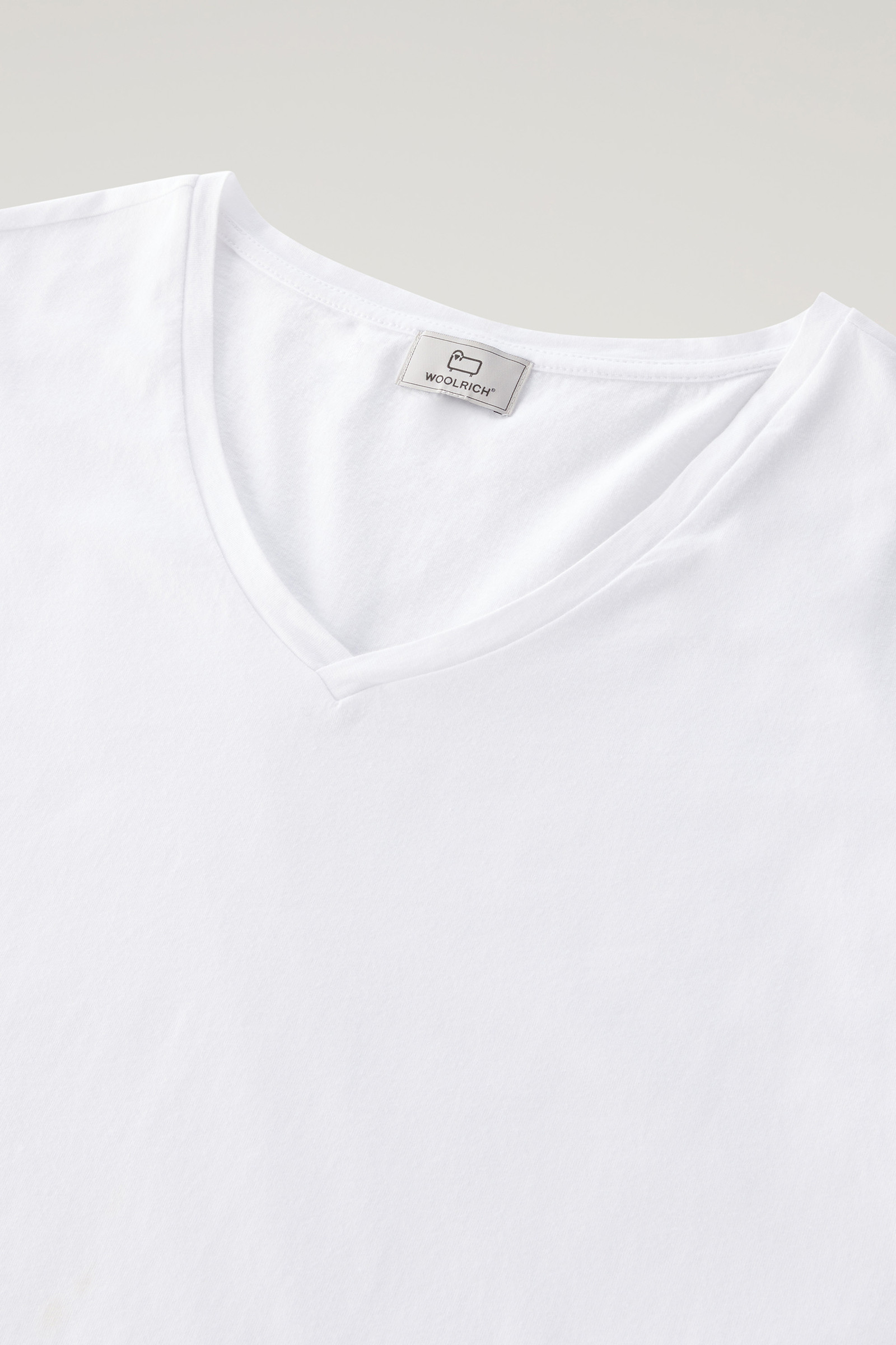 V-neck T-shirt in Pure Cotton White photo 6 | Woolrich