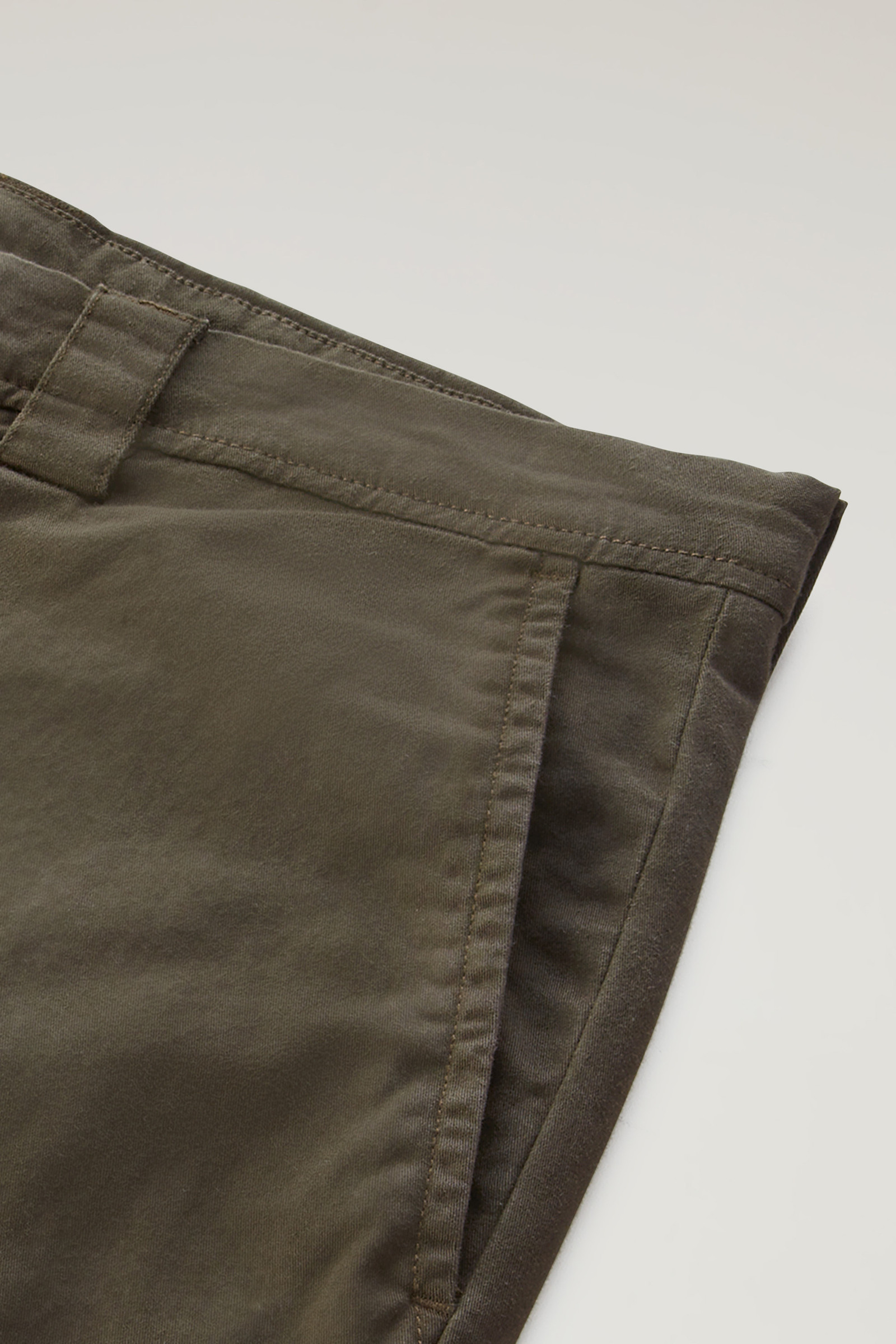 Pantalon Chino en coton teint en pièce vert photo 6 | Woolrich