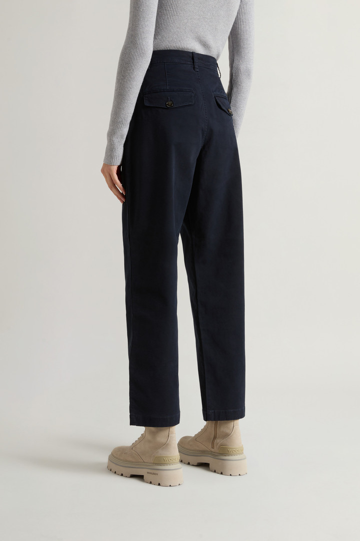 Garment-dyed Chino Pants in Stretch Cotton Blue photo 3 | Woolrich