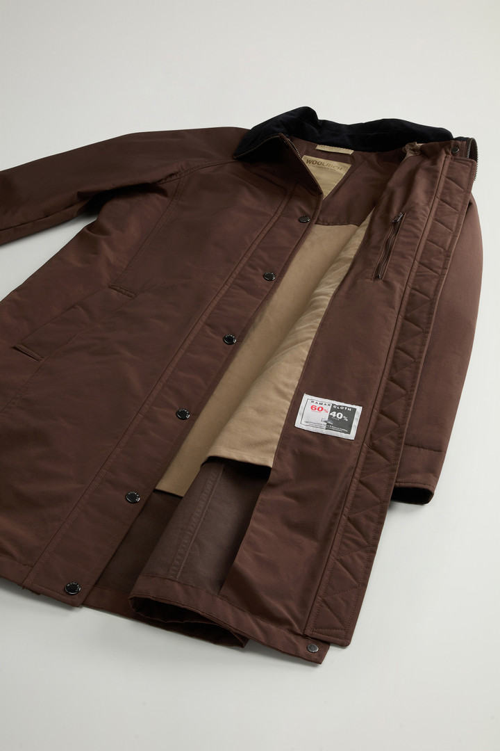 Cappotto in Ramar Cloth con colletto in velluto Marrone photo 8 | Woolrich