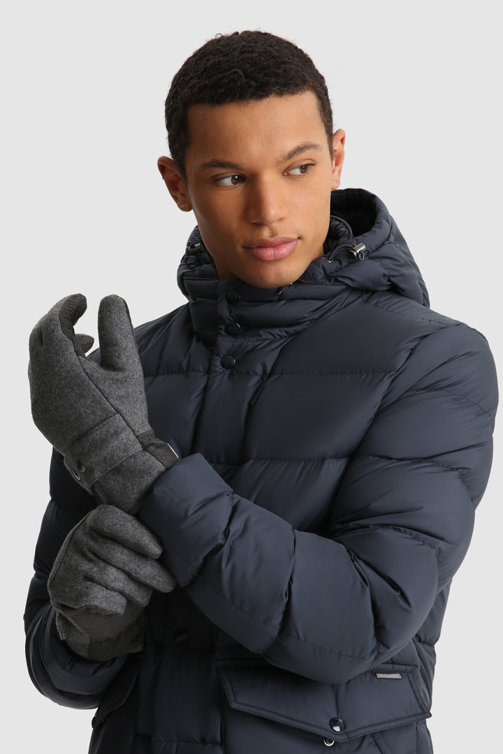 Wool gloves