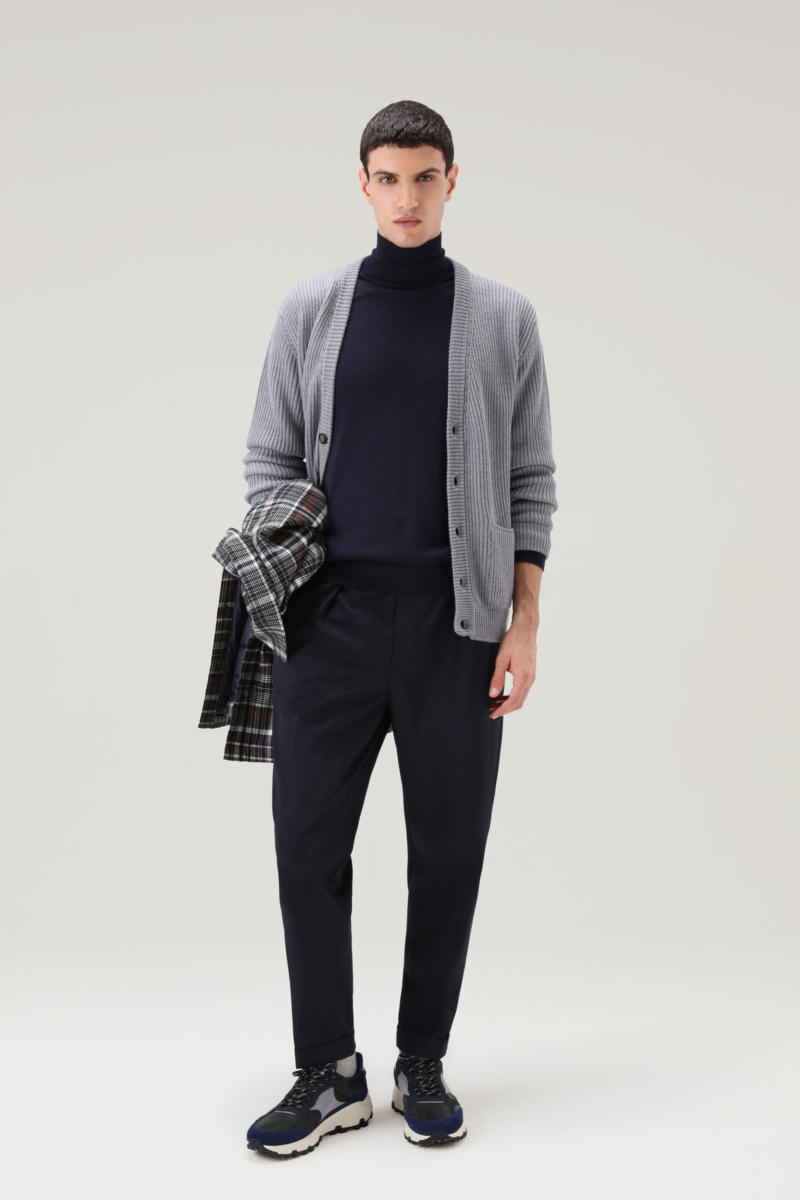 Ribbed Cardigan Sweater in Pure Virgin Merino Wool Grey photo 2 | Woolrich
