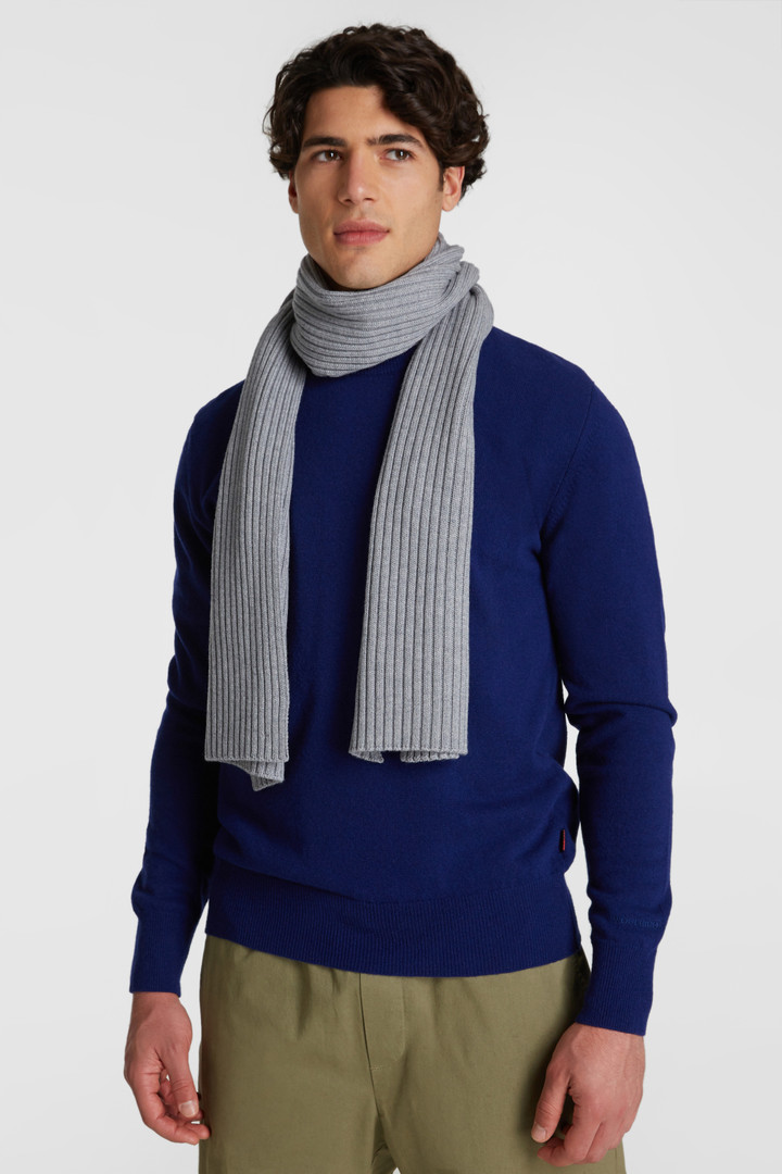 Solid color wool scarf