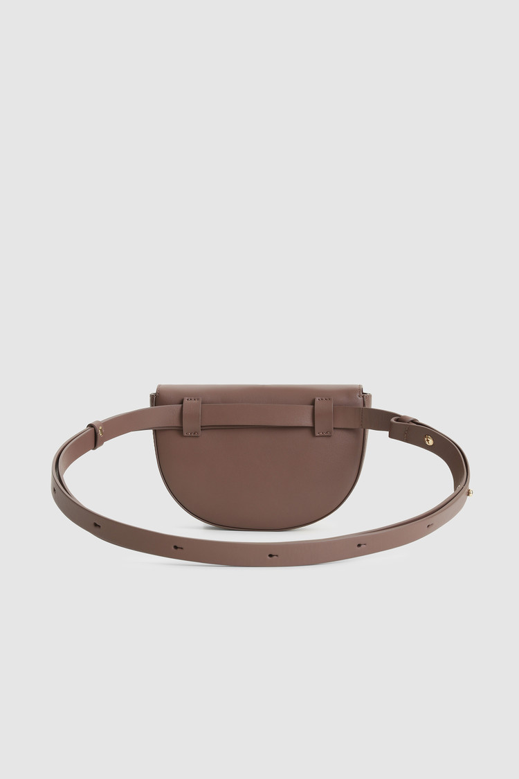 Small leather Shoulder Bag with magnetic closure